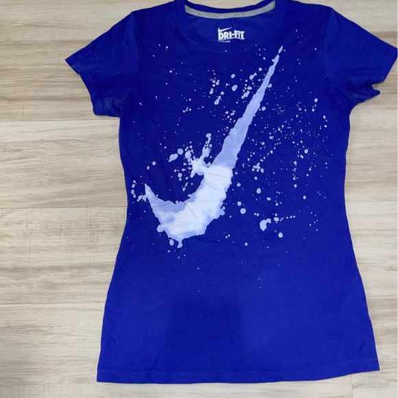 Nike Dri fit top - Picture 2 of 2
